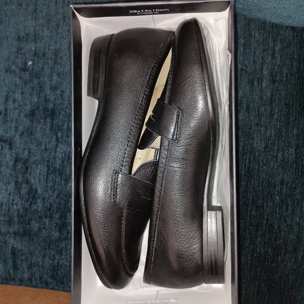 NEW IN BOX Naturalizer LEATHER LOAFERS 7.5wide
